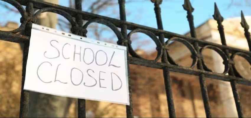 School Closed: नोएडा के स्कूलों पर लगा ताला, तेज गर्मी को लेकर शिक्षा विभाग ने दिए छुट्टियों के आदेश