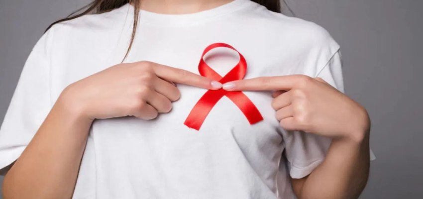 Breast Cancer की चपेट में आईं Hina Khan, जानें किन वजहों से होता है ये कैंसर?