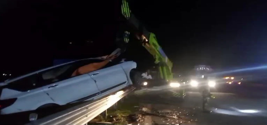 Maharashtra Car Accident: मुंबई नागपुर समृद्धि एक्सप्रेसवे पर भीषण सड़क हादसा, 7 लोगों की मौत, 4 घायल