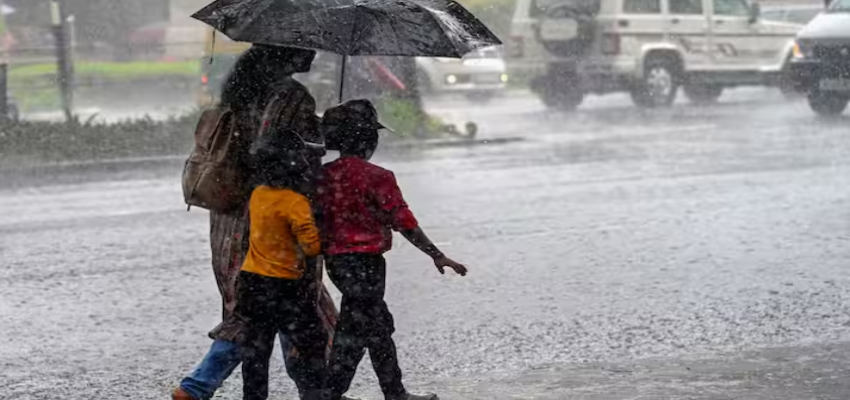 दिल्ली में बारिश के कारण 13 लोगों की मौत, जगह-जगह से निकल रही हैं लाशें, IMD ने जारी किया ऑरेंज अलर्ट