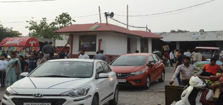 Delhi: अगर सरकार ने मंजूर की पंप डीलर्स की ये मांग, तो दिल्लीवालों के कंधों पर पड़ेगा महंगाई का बोझ