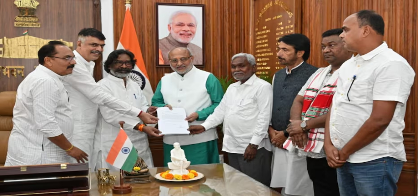 चंपई सोरेन ने मुख्यमंत्री पद से दिया इस्तीफा, अब एक बार फिर हेमंत सोरेन बनेंगे झारखंड के नए CM