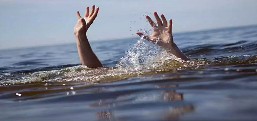 Accident: यमुना एक्सप्रेसवे के इंटरचेंज पर बने गड्ढे में डूबने से 3 बच्चों की हुई मौत, बचाने गए छह लोग भी डूबे