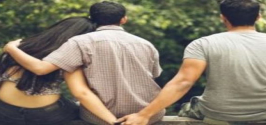 PM आवास योजना की पहली किस्त मिलते ही 11 महिलाएं एक साथ हुई बेवफा! पति छोड़ प्रेमी संग हुई फरार