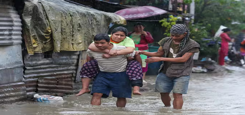 Nepal में आसमान से बरस रही आफत, 1 महीने में 60 से ज्यादा की मौत, मंडरा रहा है बाढ़ का खतरा