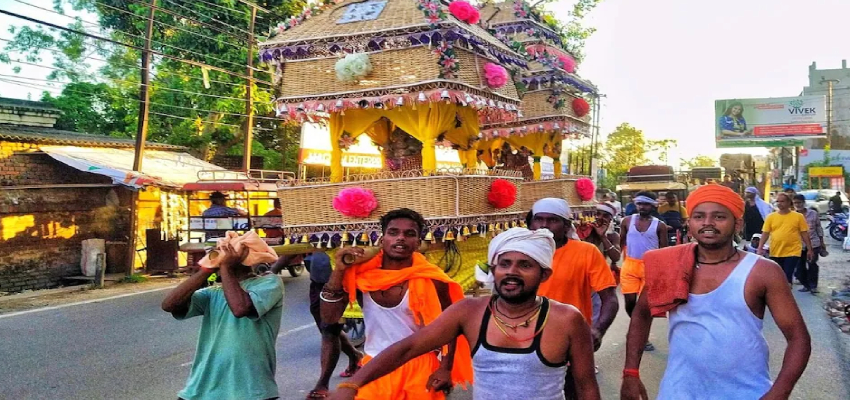 Kanwar Yatra 2024:  पहली बार करने जा रहे हैं कांवड़ यात्रा तो जान लें ये नियम, इस तरह करें भगवना शिव को प्रसन्न