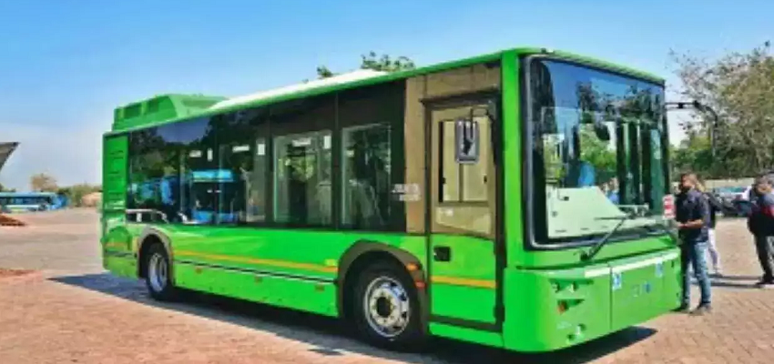 Delhi Mohalla Bus: दिल्ली की सड़कों पर जल्द दौड़ेंगी मोहल्ला बसें, DTC बसों से कितनी अलग? जानें