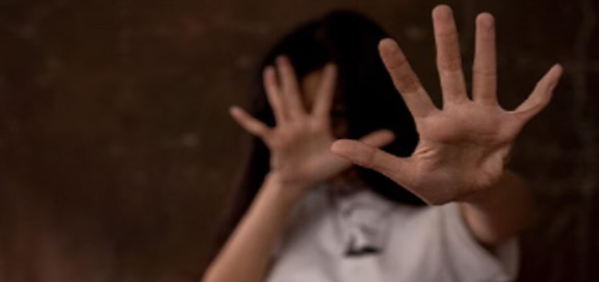 Crime News: पहले इंस्टाग्राम पर हुई दोस्ती, फिर घुमाने के बहाने कार में नाबालिग छात्रा से किया रेप