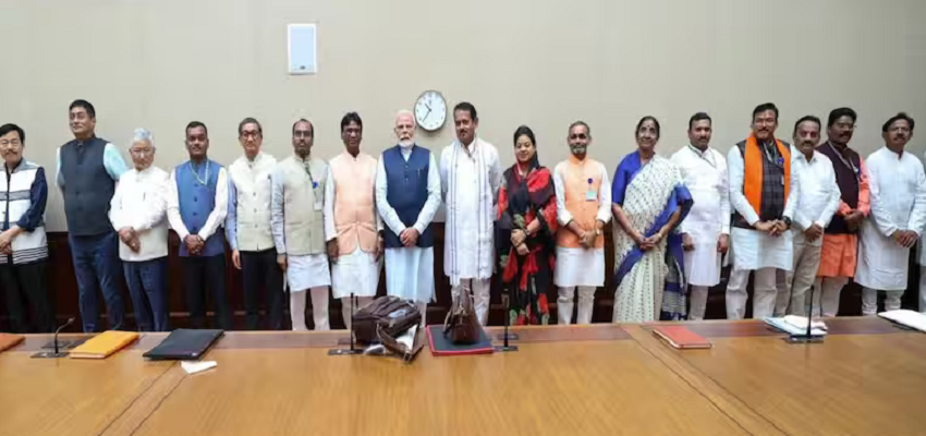 क्या SC के फैसले को बदलने के लिए अध्यादेश लाएगी केंद्र सरकार? PM मोदी ने SC-ST सांसदों को दिया आश्वासन