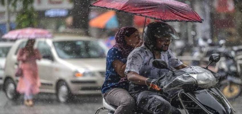 Delhi Weather Update: दिल्ली की जनता पर मेहरबान मॉनसून, इस हफ्से जमकर बरसेंगे बादल