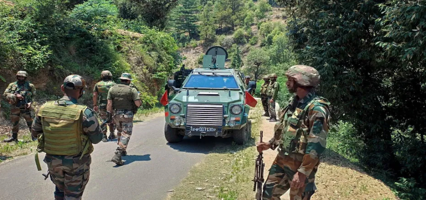 Encounter in Doda: जम्मू-कश्मीर के डोडा में हुए आतंकियों के साथ मुठभेड़ में सेना के कैप्टन शहीद, सर्च ऑपरेशन जारी