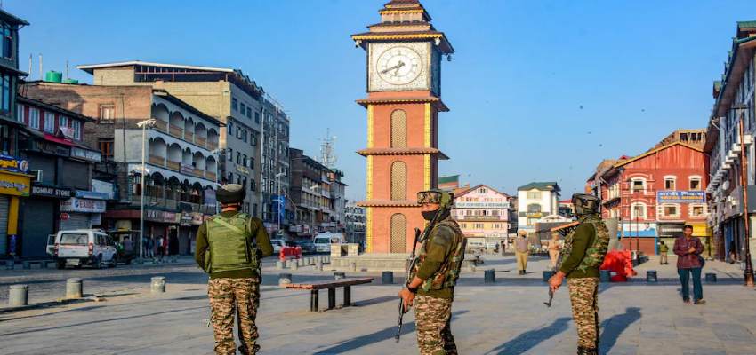 Jammu Kashmir Election: सीटों में बढ़ोत्तरी, कश्मीरी पंड़ितों को आरक्षण.. जानिए इन दस सालों में कितना बदल गया जम्मू कश्मीर?