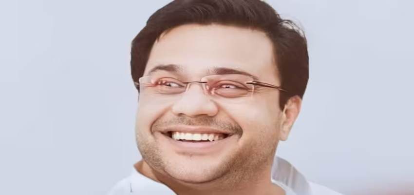 UP Police Exam: अफवाह फैलाने के आरोप में सपा के पूर्व मंत्री पर FIR दर्ज, कड़ी सुरक्षा व्यवस्था के बीच हो रही परीक्षा