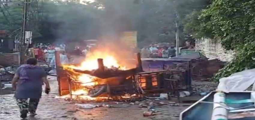 Ghaziabad Crime:   14 साल की मासूम के साथ रेप, गुस्साए लोगों ने जमकर किया हंगामा, आरोपी की दुकान को किया आग के हवाले