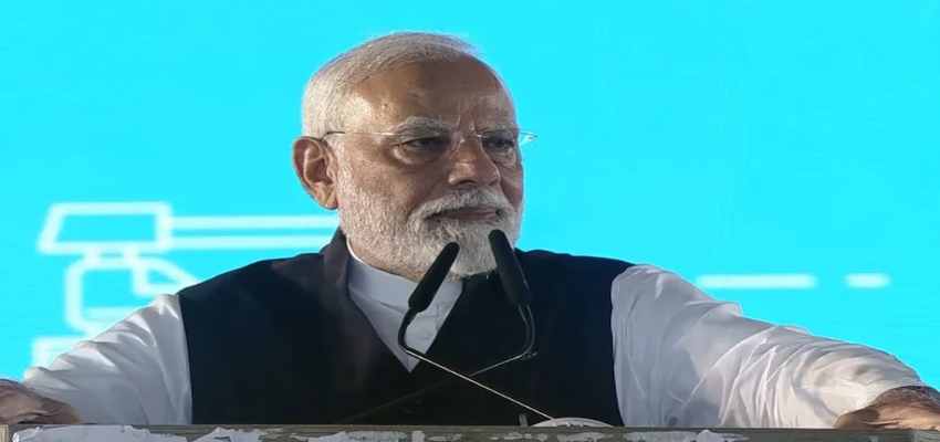 Vande Bharat Express: देश को 3 नई वंदे भारत ट्रेन की मिलेगी सौगात, पीएम मोदी दिखाएंगे हरी झंडी