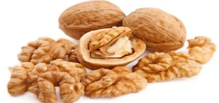 भीगे अखरोट खाने से होंगे ये फायदे, आज ही रूटीन में करें शामिल
