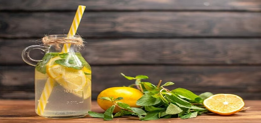 Health Tips: शरीर की जमी हुई चर्बी पिघलाने के लिए ट्राय करें ये 4 ड्रिंक्स, फिटनेस गोल्स को जल्दी कर सकते हैं अचीव