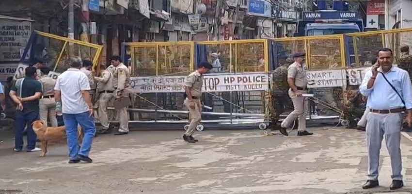 Himachal News: मस्जिद को लेकर शिमला के बाद मंडी में बवाल, पुलिस ने प्रदर्शनकारियों पर की पानी की बौछार