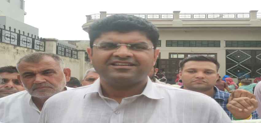 Haryana Assembly Election 2024: चाचा अभय चौटाला पर भतीजे दुष्यंत चौटाला का जुबानी हमला, कहा- आज मैदान छोड़ कर भाग गए