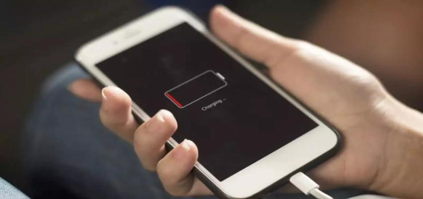 किसी भी चार्जर से कर लेते हैं फोन चार्ज, तो अभी हो जाएं सावधान, वरना हो सकते हैं ये नुकसान