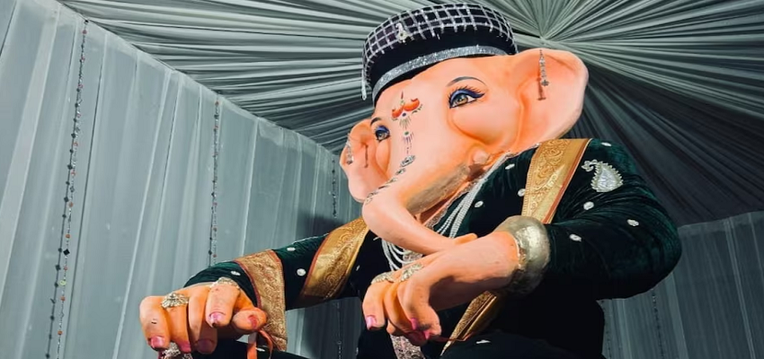 गणपति की फिल्मी थीम पर विवाद, 'मुस्लिम अवतार' में दिखाने का दावा; आयोजकों पर उठे सवाल