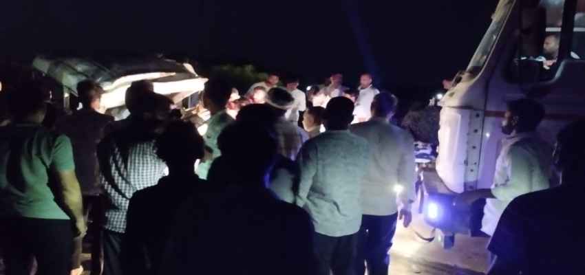 Sirohi Road Accident: रॉन्ग साइड से आ रही गाड़ी टैंकर से टकराई, 8 लोगों की मौत, 22 घायल