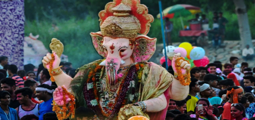 Ganesh Visarjan 2024: इस विशेष मुहूर्त में बप्पा को विदा करें, जानें सही विधि और नियम