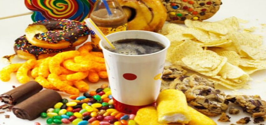 Unhealthy Food Habits: अनहेल्दी खाने वाले सावधान! आपके दिमाग को खोखला कर सकते हैं ये जंक फूड, स्टडी में हुआ खुलासा