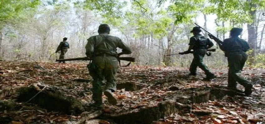 Naxalites Attack: बीजापुर में नक्सलियों ने घात लगाकर किया हमला, सीआरपीएफ के पांच जवान घायल