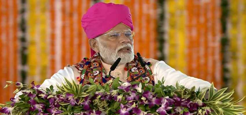 PM Modi in Maharashtra: ‘कांग्रेस ने किसानों को गरीब और बदहाल बनाने में कोई कसर नहीं छोड़ी’ गांधी परिवार जमकर बरसे पीएम मोदी