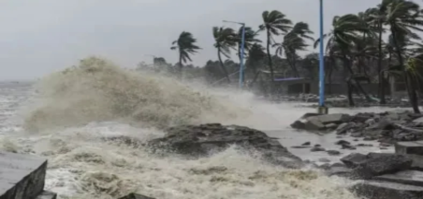 270 KM की रफ्तार से आ रहा तूफान, शहरों में मची तबाही से लाखों लोग हुए बेघर होने पर हुए मजबूर