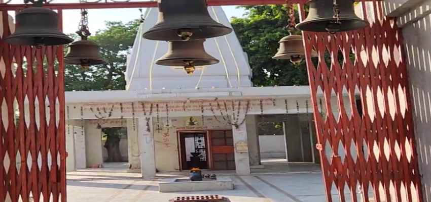 यूपी के इस गांव में दशहरे के दिन होती है रावण की पूजा, शोक में डूबे रहते यहां के लोग