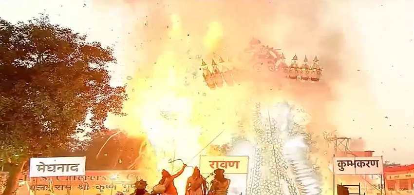 Delhi Ravana Dahan: रामलीला मैदान में हुआ रावण दहन, कार्यक्रम में PM मोदी और राष्ट्रपति मुर्मू भी रही मौजूद