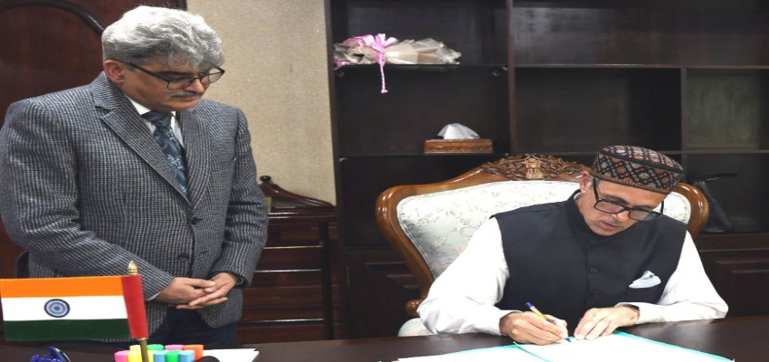 Jammu Kashmir: जम्मू-कश्मीर को लेकर उमर कैबिनेट का प्रस्ताव पारित, उधर भाजपा हुई आक्रामक