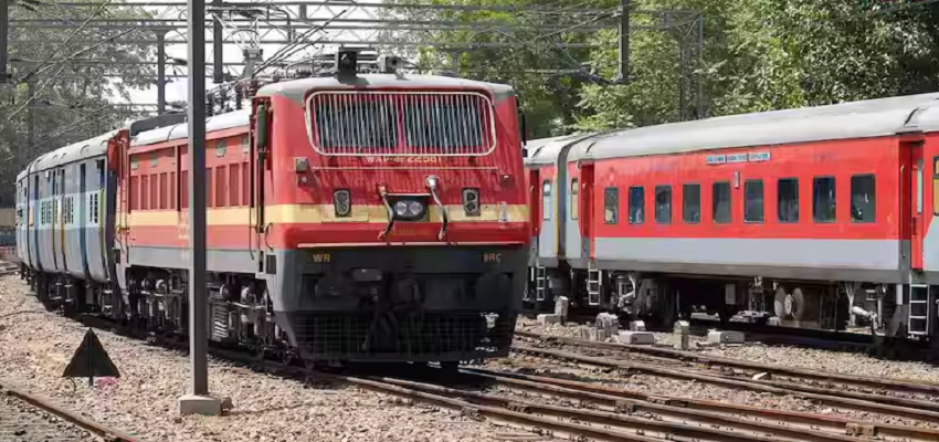 Indian Railways: रिटायर कर्मचारियों के लिए बड़ी खुशखबरी! सरकार फिर से दे रही नौकरी, जानें कितनी होगी पगार