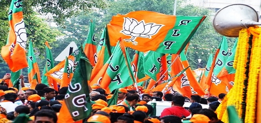 विश्लेषण: क्या BJP ने ढूंढ लिया है अखिलेश यादव के PDA का जवाब? उपचुनाव में इस रणनीति से उतरने की योजना