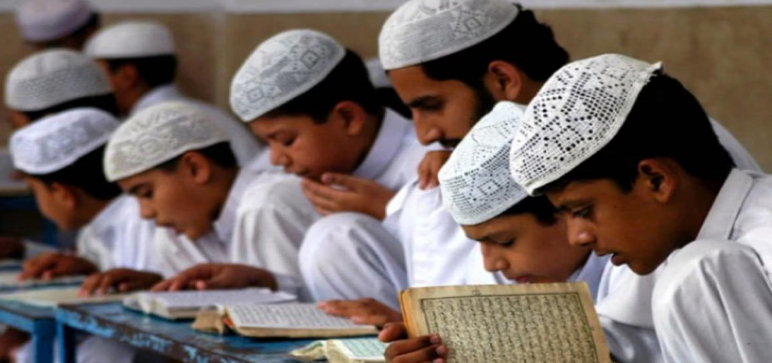 मदरसों की फंडिंग जारी रहेगी, बच्चों का सरकारी स्कूलों में ट्रांसफर नहीं होगा; SC का महत्वपूर्ण निर्णय