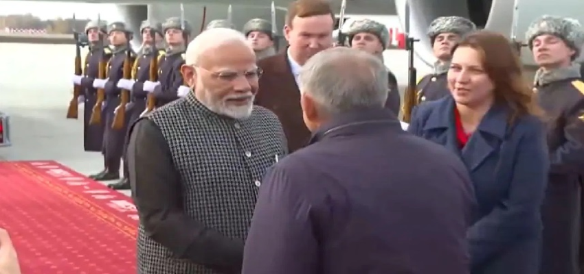 BRICS Summit 2024: ब्रिक्स सम्मेलन में भाग लेने के लिए कजान पहुंचे PM Modi, रूसी राष्ट्रपति से मुलाकात पर सबकी नजरें