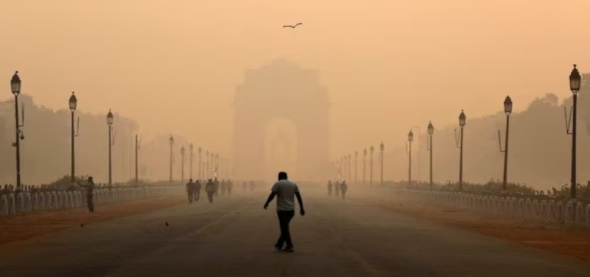 Delhi Air Pollution: धुआं-धुआं हुई दिल्ली, दिवाली से पहले AQI पहुंचा 400 के पार