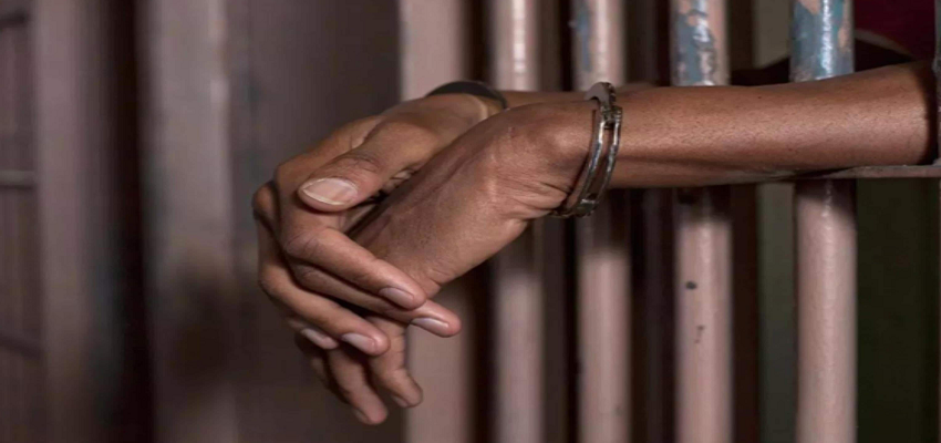 UP Crime: पिता बना हैवान...जब बच्चे के रोने से नींद में पड़ी खलल, तो कुल्हाड़ी से काट डाला गला