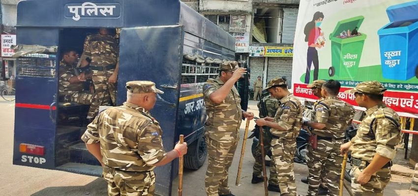 Bahraich Violence : बहराइच हिंसा मामले में एसपी की बड़ी कार्रवाई, 29 पुलिसकर्मी को किया लाइन हाजिर