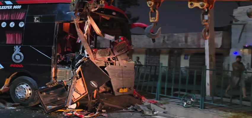Ambala Road Accident: अंबाला में ट्रक और बस में जबरदस्त टक्कर, केबिन के उड़े परखच्चे, बस चालक गंभीर रूप से घायल