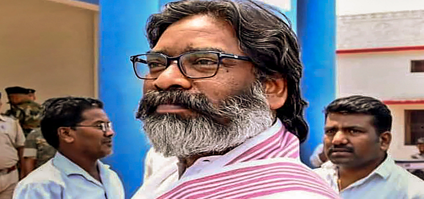 Jharkhand Election: पिछले 5 वर्षों में 7 साल बढ़ी CM सोरेन की उम्र, BJP ने नामांकन पत्र पर उठाए गंभीर सवाल