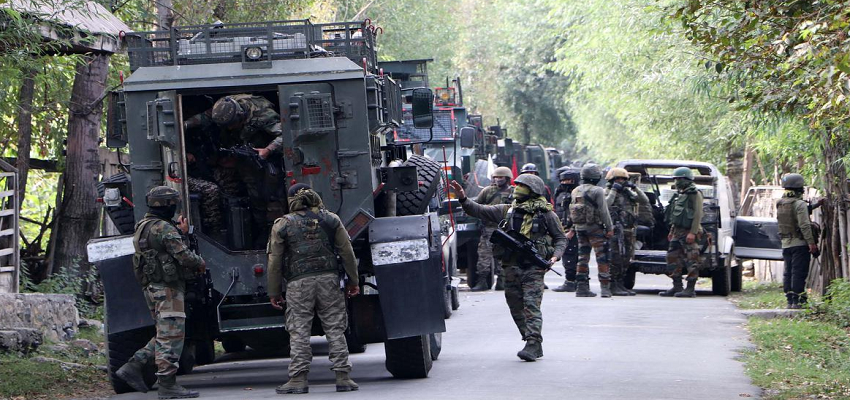 J&K: अनंतनाग में सेना का आतंकियों से मुठभेड़, 2 दहशतगर्दों का खात्मा