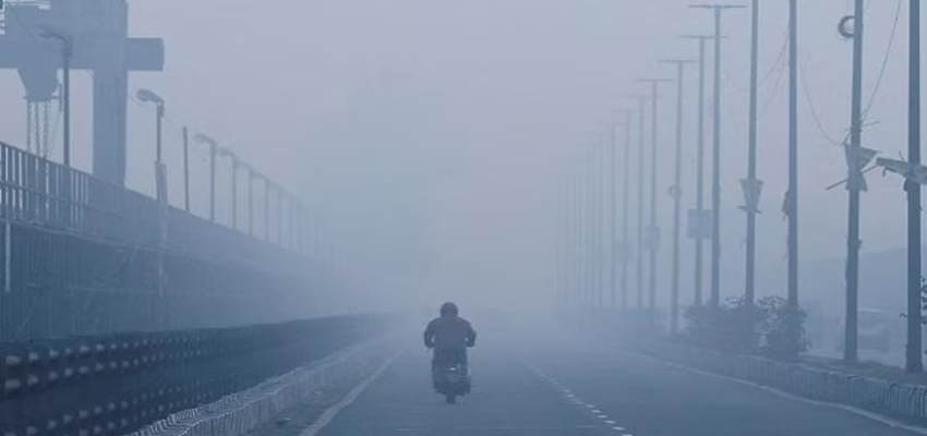 Weather Forecast: दिल्ली में प्रदूषण से लोग बेहाल, बिहार-यूपी में दिखने लगा कोहरे का कहर
