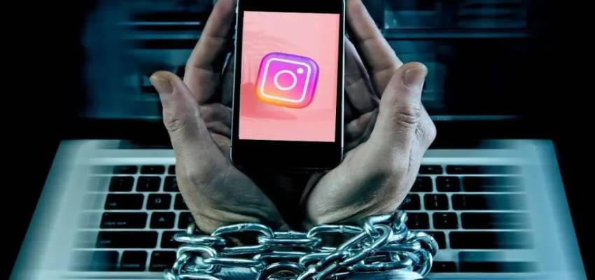 सोशल मीडिया पर रील-वीडियो देखकर करते हैं टाइम-पास,  कहीं बचपन से तो नहीं जुड़ी ये लत