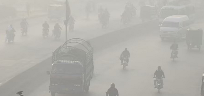 दिल्ली से आगे निकला लाहौर, AQI 1000 के पार जाते ही प्राइमरी स्कूलों को बंद करने का ऑर्डर जारी