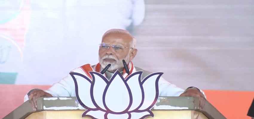PM Modi in Chaibasa: ‘इस बार कोल्हान नया इतिहास रचने जा रहा है’  JMM, RJD और कांग्रेस पर जमकर बरसे पीएम मोदी