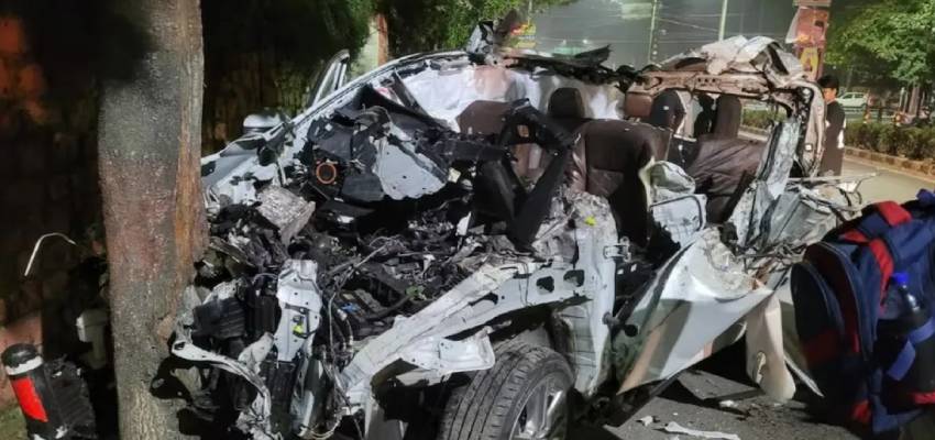 देहरादून: 3 लड़कियों समेत 6 की मौत, तेज रफ्तार कार हुई हादसे का शिकार