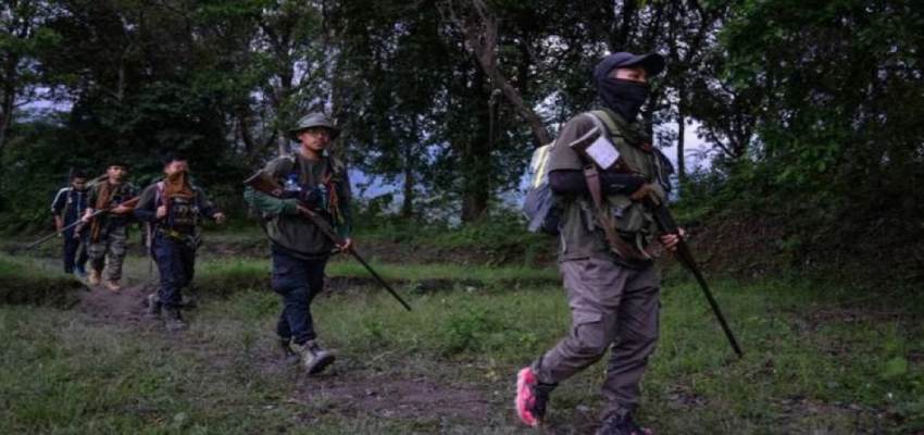 मणिपुर में नहीं थम रही हिंसा, भीड़ ने भाजपा-कांग्रेस दफ्तर को किया आग के हवाले, एक युवक की मौत